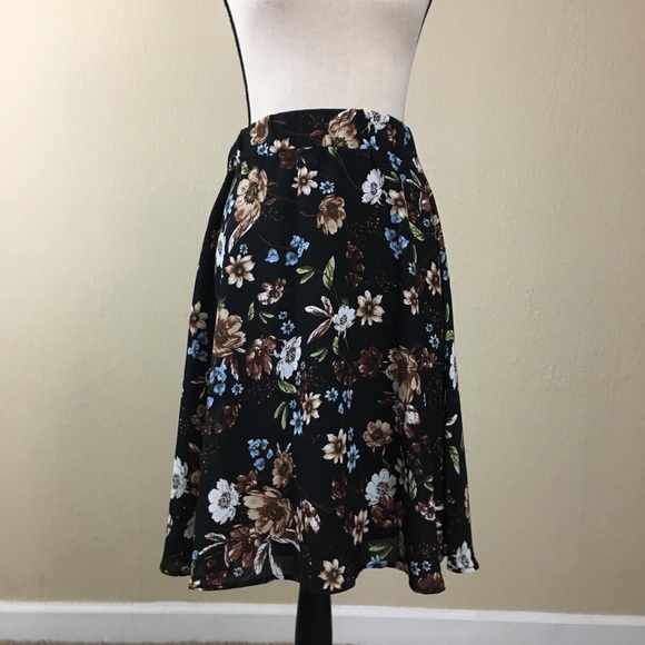 Philosophy size small floral A-line flared skirt - Picture 2 of 6